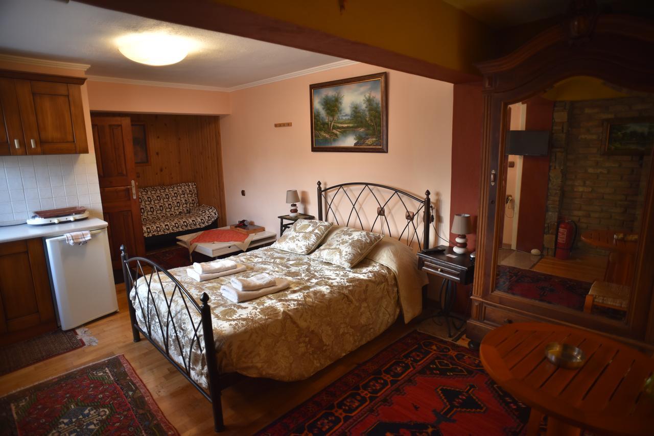Santa Marina Guesthouse Káto Loutrákion Eksteriør bilde