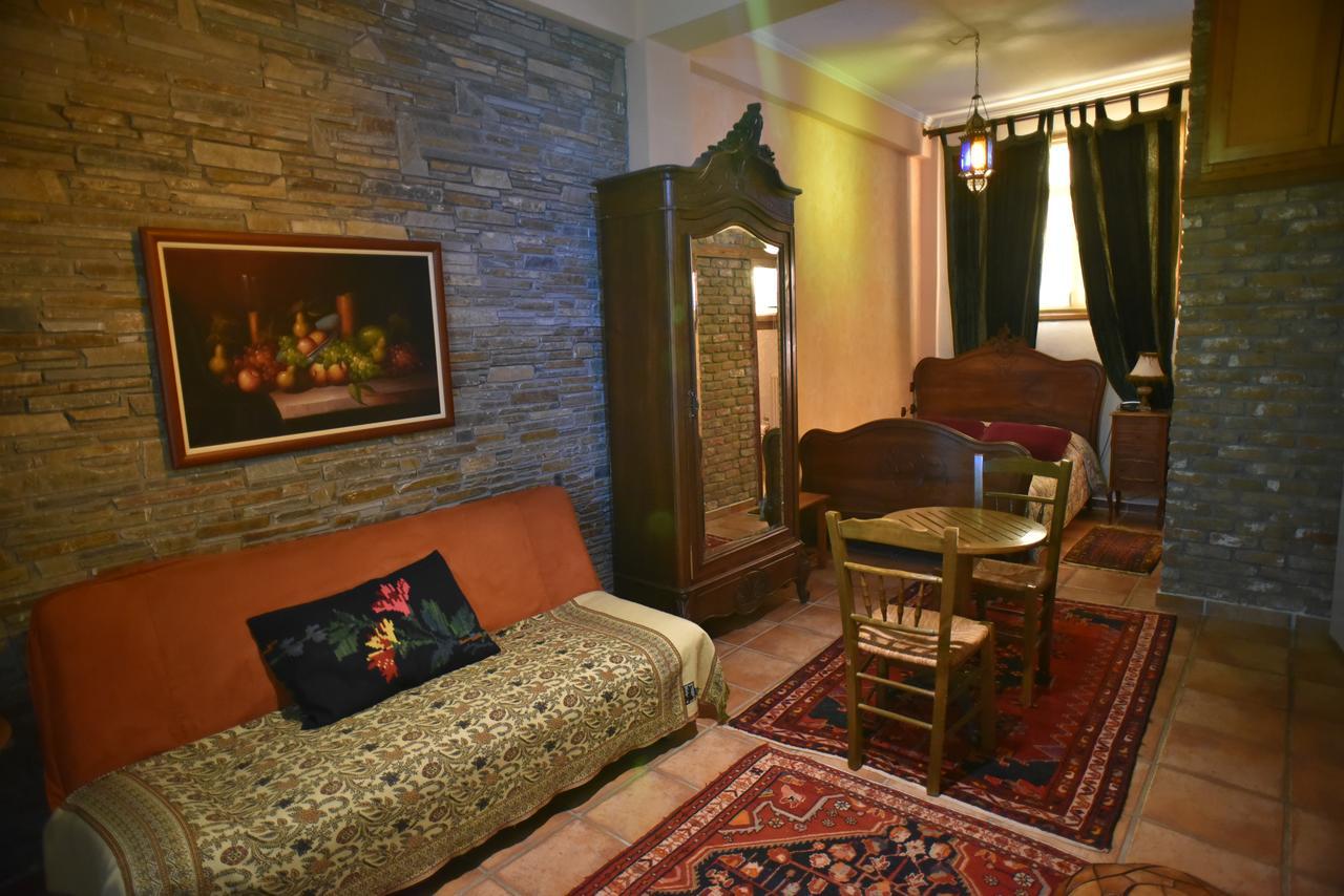 Santa Marina Guesthouse Káto Loutrákion Eksteriør bilde