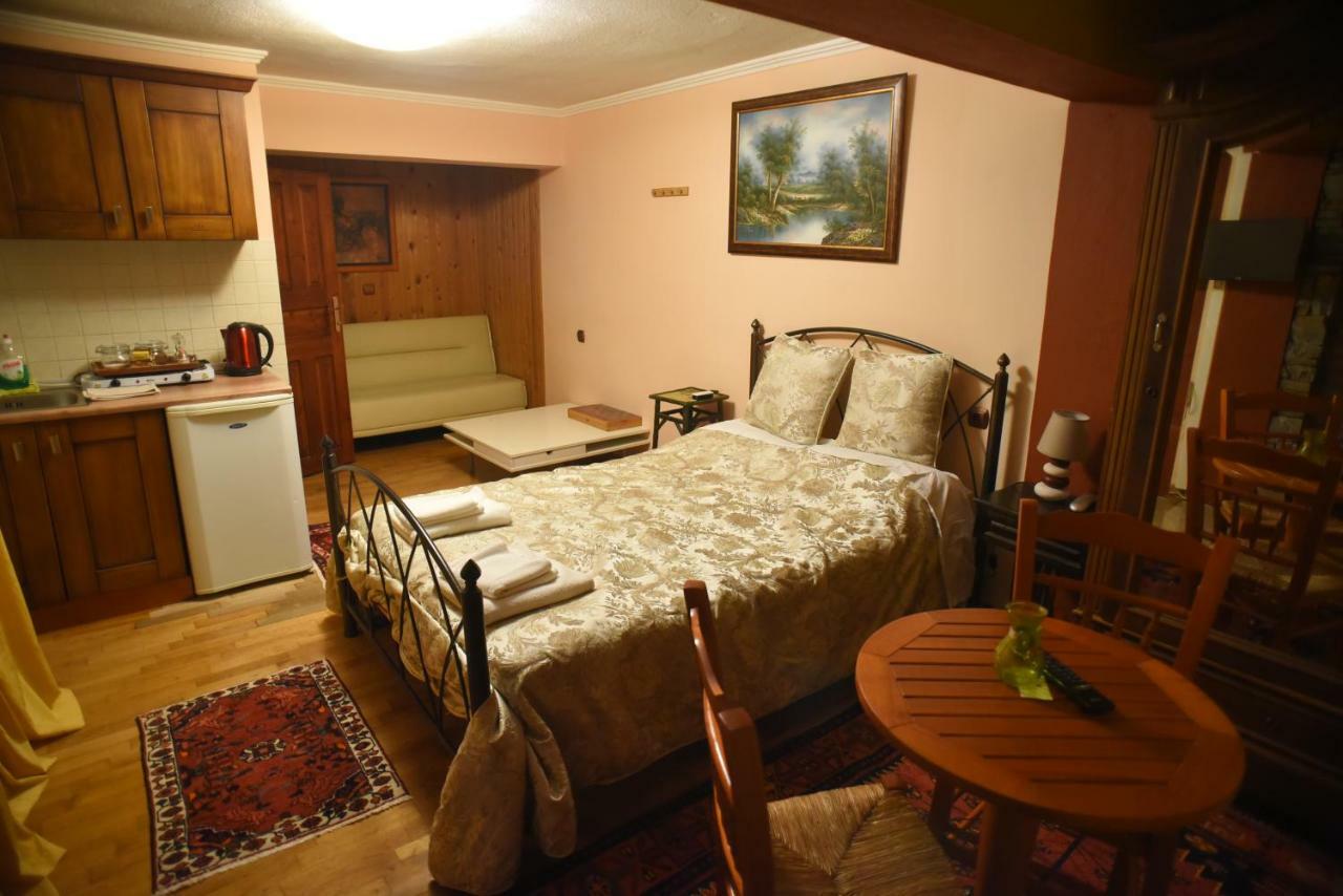 Santa Marina Guesthouse Káto Loutrákion Eksteriør bilde